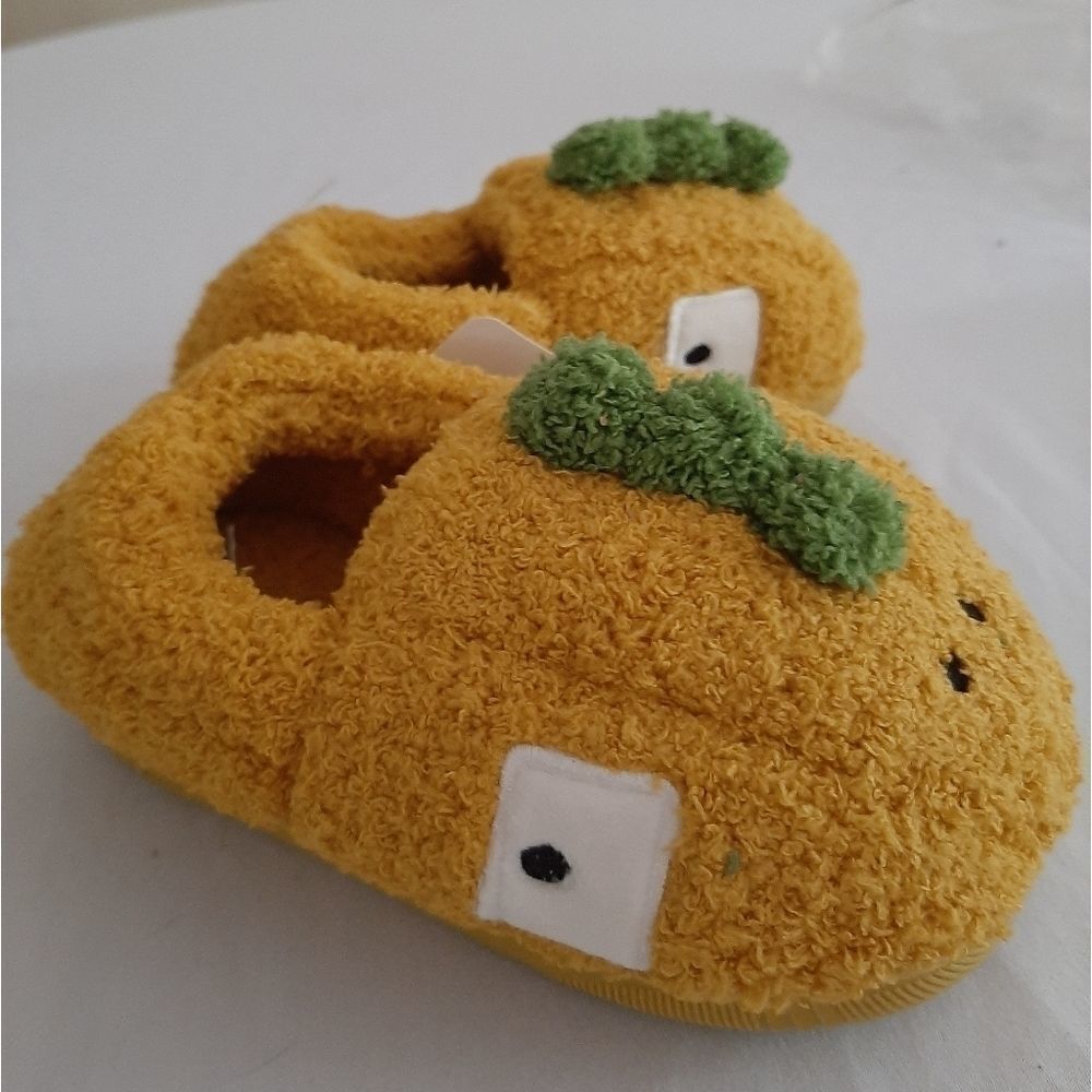 NWT Little Kids Medium 8-10 Animal Slippers